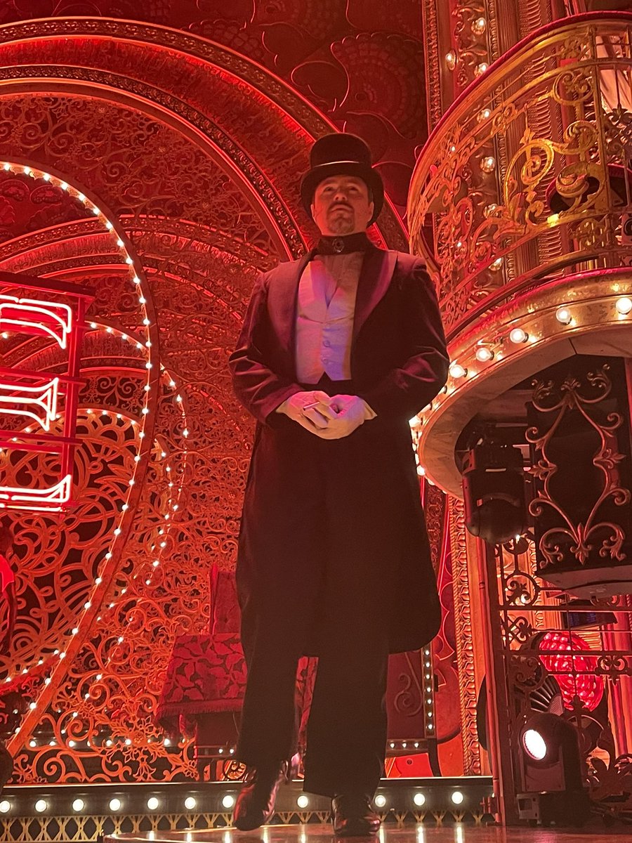 HermansPeter's tweet photo. Moulin Rouge in New York. Fantastisch show! #MoulinRougeTheMusical #NewYork https://t.co/kYcv5Qipm7
