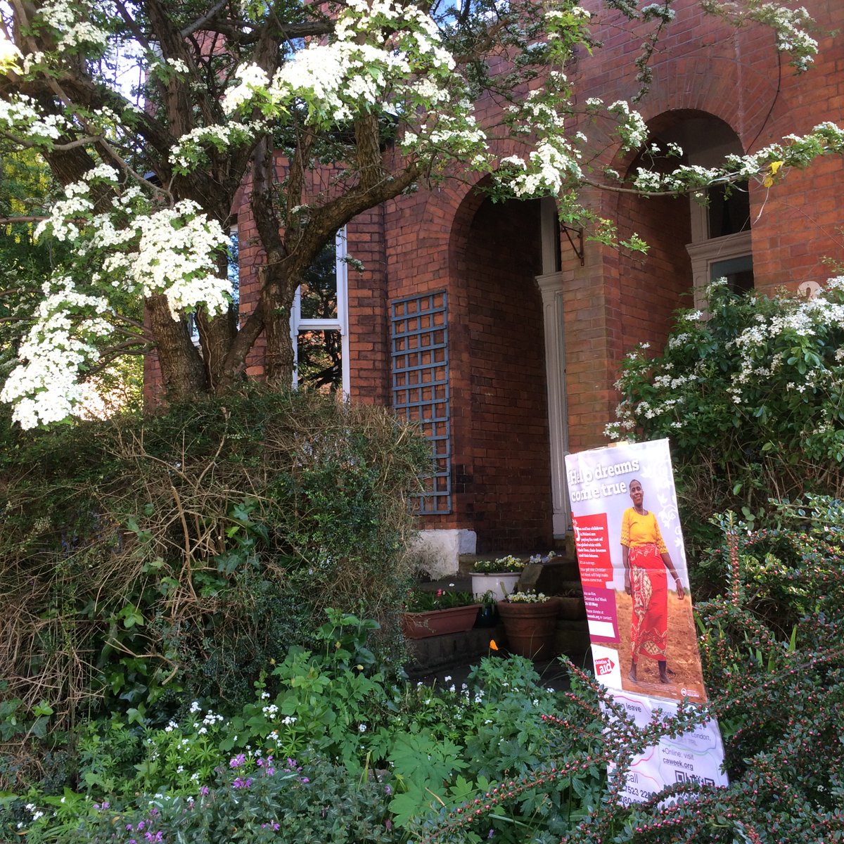 stpennells's tweet image. Many thanks to rector of @HIFallowfield + his Mrs.  Recta for the use of  front garden to advertise #CAWeek and act as return point if people are late when visited for pick ups.  It&apos;s our champion road!  #HelpDreamsComeTrue @DioManchester @ChristianAidNW