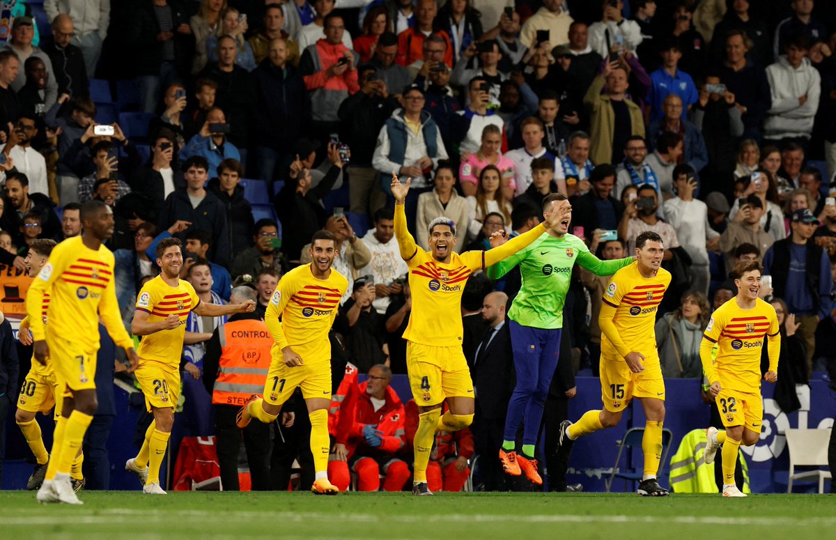 TGoalpost's tweet photo. Official: Barcelona are La Liga champions for the 27th time! 🔴🔵🏆
Their 4-2 win away to Espanyol meant they secured their first league title since 2019! 🌟
What a job Xavi has done. 👏
#TheGoalpostNews #EspanyolBarca #RCDFCB #FCB #Barcelona #FCBlive #Barca #LaLiga https://t.co/x19yDYVDRO