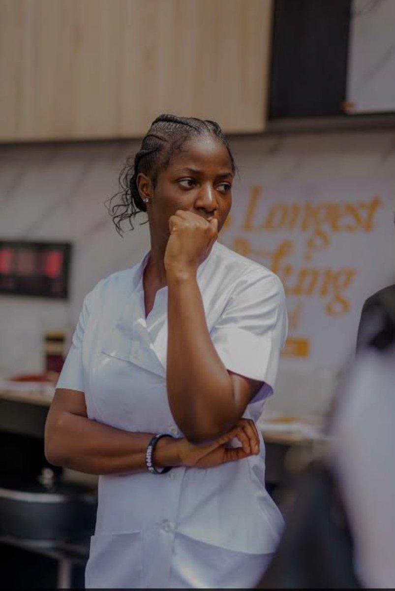 Cherrygold___'s tweet photo. @hildabacicooks by this time tomorrow baby, you are almost there. The crown is so beautiful on you. More strength is all I pray for you... This is a win for you and all Nigerian. #Hildabacicookathon #HildaBacci #hildacookathon go girl you got this 🥰🥰🥰 https://t.co/X0LfZJubKK