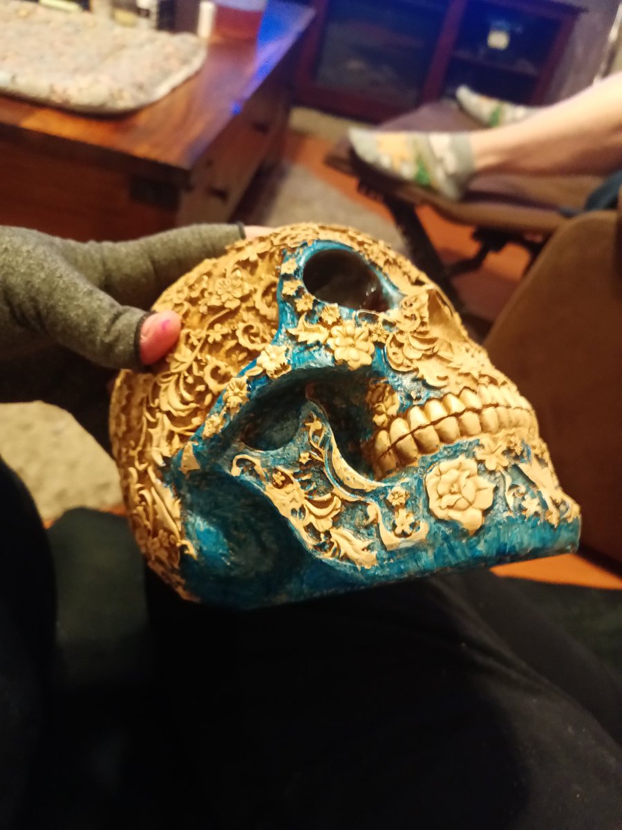 DoctorRamerSoon's tweet photo. Decided on inspiration from my Twitter fam (like @BatwoMANDA and @Meadowdays ).

Finally started coloring my human sized sugar skull. What do you guys think?

#art #SugarSkull #HumanHead https://t.co/ORINva4q3P