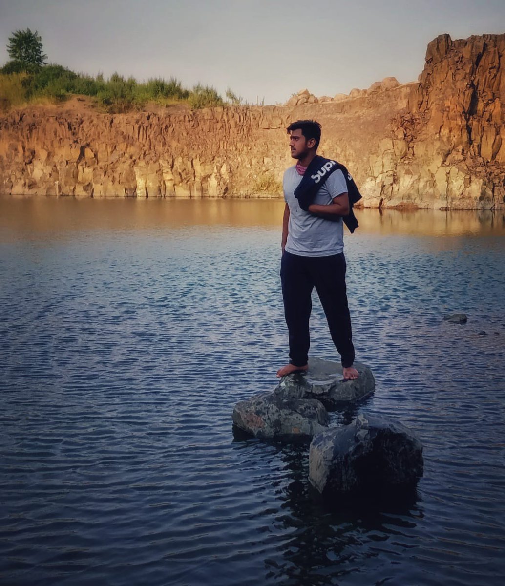 RIJORej686's tweet photo. In Indore @RIJOREJ1234 @RIJORej686 #RIJOREJIINDORE
#RijoReji
#Rijo
That's one small step for a man, a giant leap for mankind. https://t.co/LApVYzAGFq