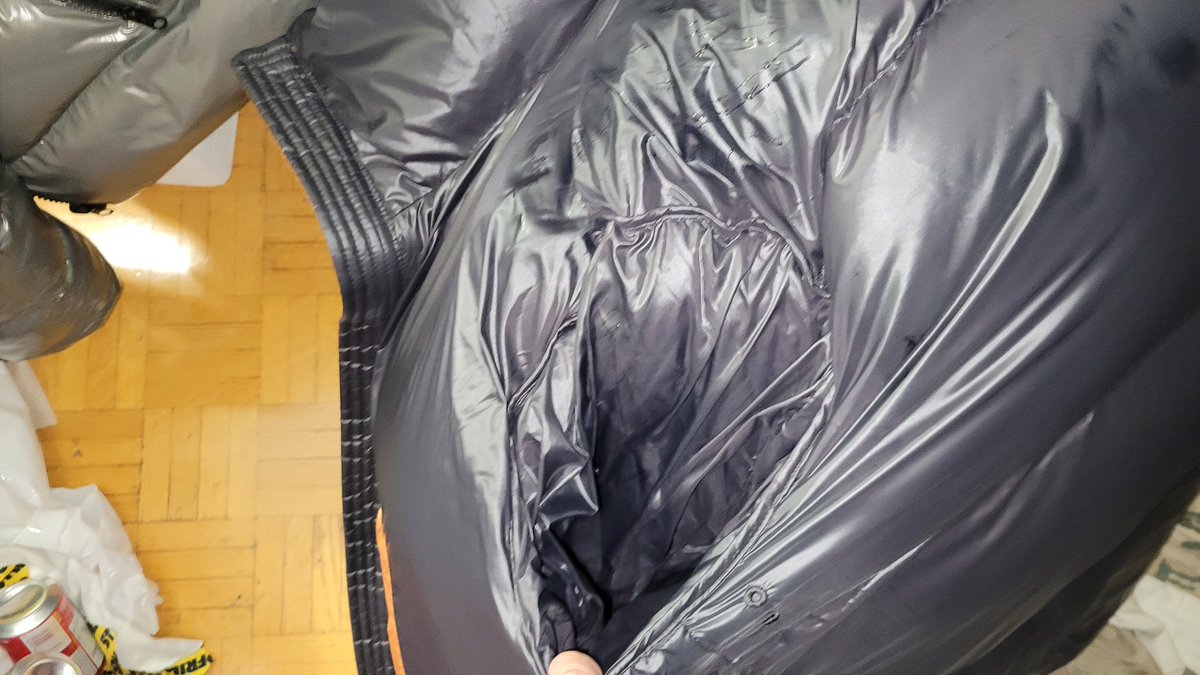 waraulion's tweet photo. After wearing my Mackage puffy coat for an hour out walking, came back and it was sweaty inside and definitely in the sleeves. :) https://t.co/qwOmQ1mmBx