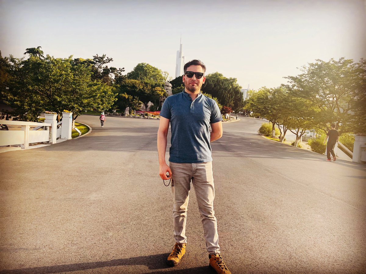 MuxiESL's tweet image. Couldn’t think of a better pose 😊 #Muxi  #MuxiESL #China  #Nanjing