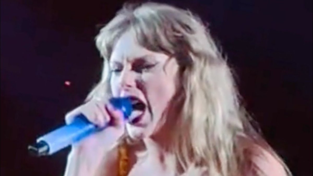 Taylor Swift YELLING to security on stage at The Eras Tour
 
inbella.com/302388/taylor-…
 
#FemaleCelebrities #MidnightsTaylorSwift #TaylorSwift #TaylorSwiftDrama #TaylorSwiftMeme #TaylorSwiftYelling #TheEras #TheErasTour