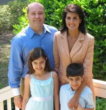 ElectHaley's tweet photo. Happy Mother’s Day! #HaleyforPresident https://t.co/2IumtPSJFZ