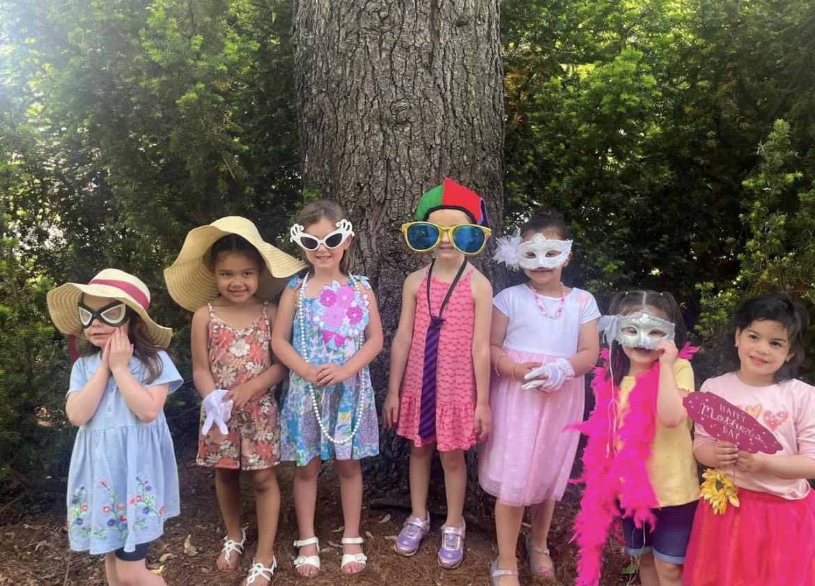 Happy Mother’s Day! 🌻Thank you to all the MOMs who came and celebrated with our preschool kiddies!