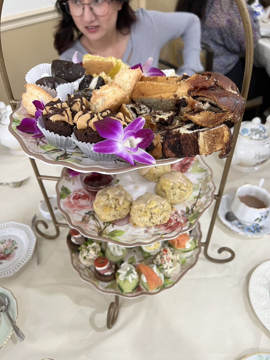 Sbonnettekim's tweet photo. Great Mother’s Day with my family. Afternoon tea and movie (Guardian of Galaxy- yes I chose this) I am so lucky! They know what I like https://t.co/i23zmnQAjk