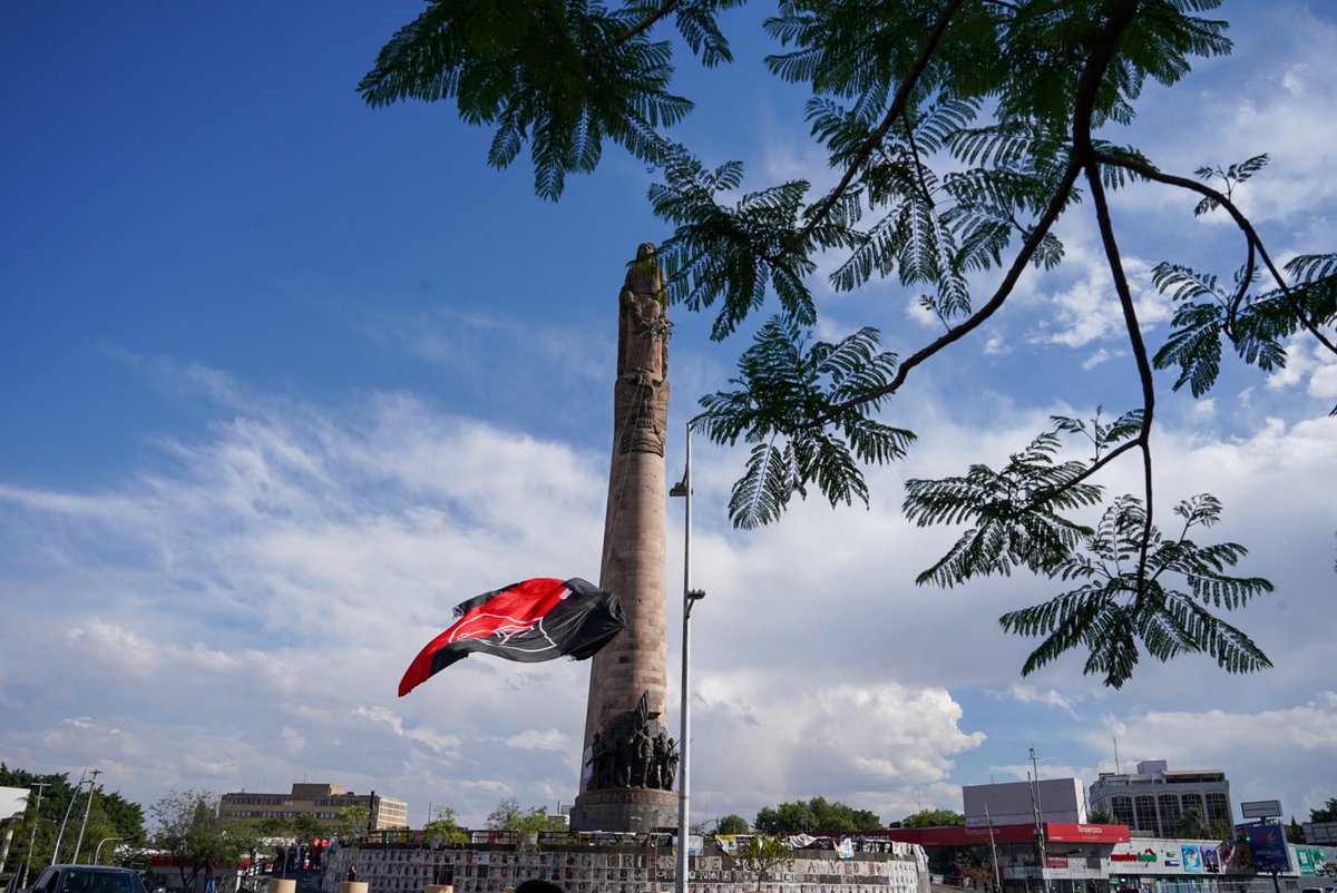 AtlasFC's tweet photo. Me verás volar, por la Ciudad de la Furia #ConElCor4zón ❤️🖤 https://t.co/OO8pYd1o02