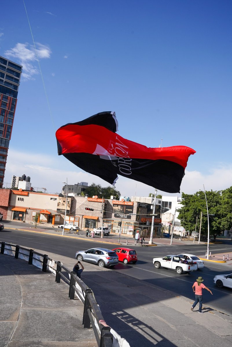 AtlasFC's tweet photo. Me verás volar, por la Ciudad de la Furia #ConElCor4zón ❤️🖤 https://t.co/OO8pYd1o02