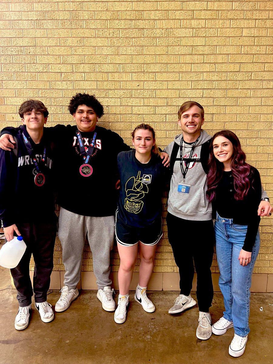 CaitlynF_05's tweet photo. Got 🥈for Gr and Fs at State this weekend. Not the way I wanted to end things, however it’s just another learning opportunity. I’m super grateful &amp; happy that I officially finished my last high school tournament surrounded by those who have been with me through thick and thin! https://t.co/fRamxHS0Ne