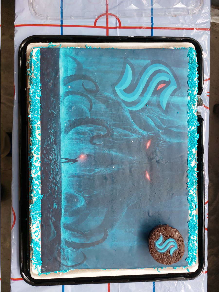 IdanBahat1's tweet photo. That was an awesome birthday party!! And yes, that is a @SeattleKraken cake! https://t.co/wnbkGi6emh