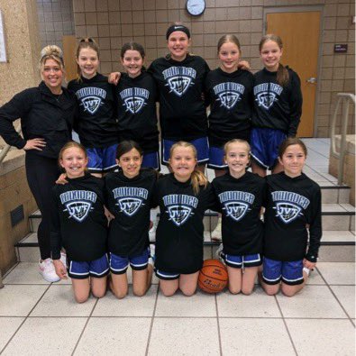 Coach Delaney Hanson’s JVT 11U girls went 2-2 this weekend in SF. Fun group of girls in the 🖤💜!
#jvthoops
#ThunderNation