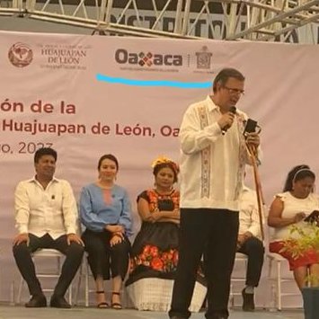Alvaro_Rmz_V's tweet photo. #Yerro | Alguien le debe decir al canciller @m_ebrard, que el logo que se utilizó este sábado en la mampara de la inauguración de la Casa de Enlace de @SRE_mx en #Huajuapan, #Oaxaca, es del gobierno del ex mandatario @alejandromurat, quien es militante del @PRI_Nacional. 🧐🤦♂️ https://t.co/yHhwt1nsw0