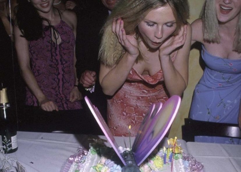 Cineilimitado's tweet photo. Kirsten Dunst &amp; Sofia Coppola en el cumpleaños número 18 de Kirsten https://t.co/9XMWOuntPh