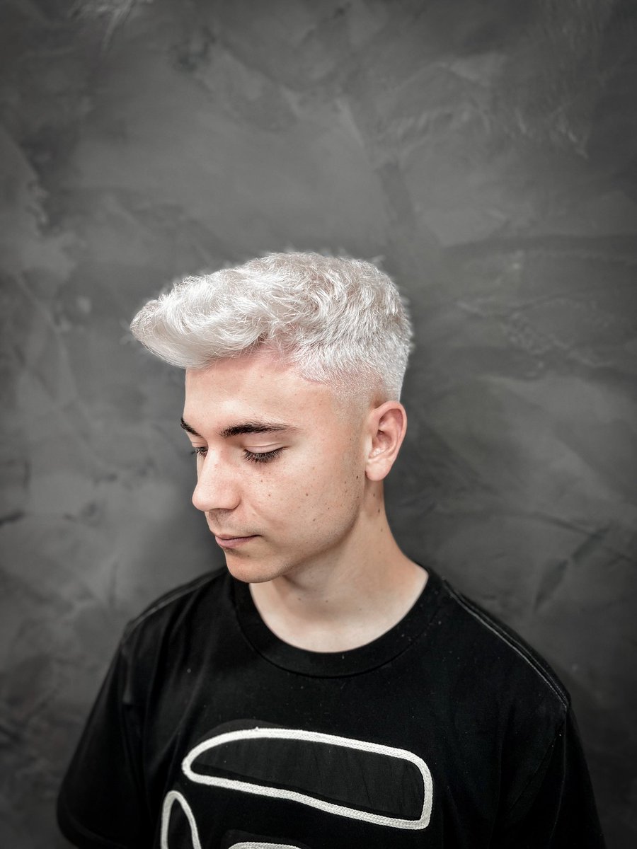 🥶🥶
See more in Instagram! Link in BIO
#barber #coloring #fade