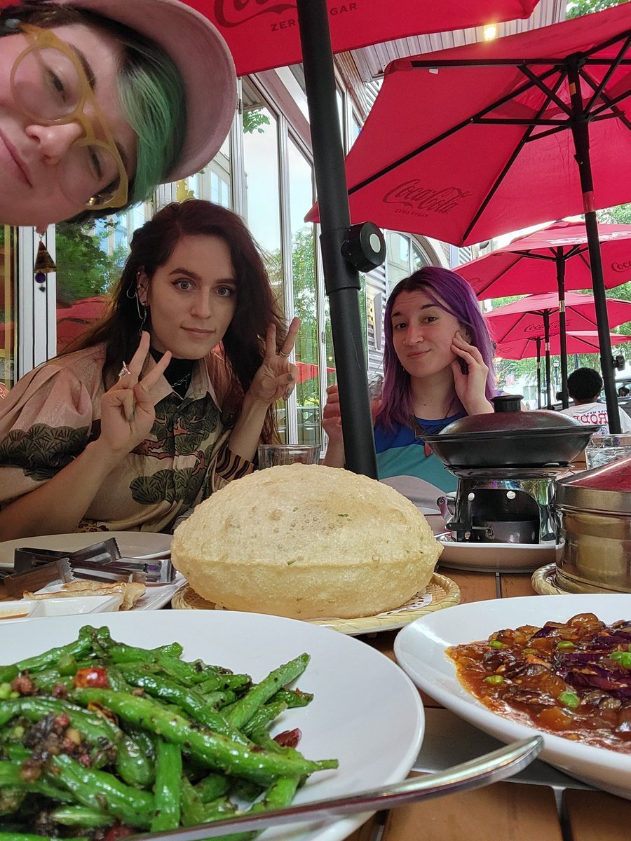 Lushminda_art's tweet photo. Fwa food con with my babies 
@FEER_Factory @merzb0w https://t.co/3arxp16hUI