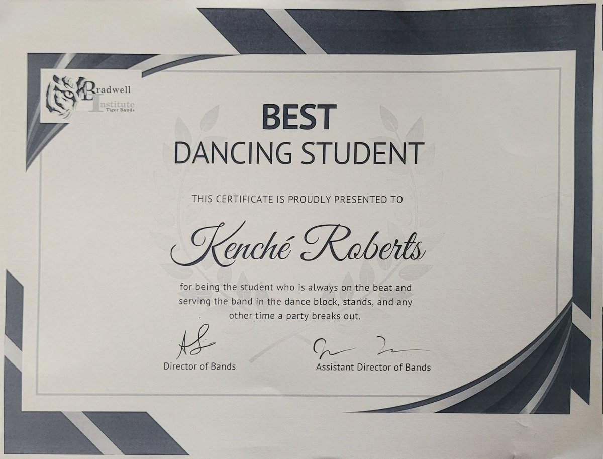 NurseNeecy's tweet photo. My baby put in work! #Classof2023 #BestDancingStudent💃🏾 #BestDancingSection #SectionLeader #Flutes #Piccolos #4Years #BI #YouKnow 💙💛🪈🎼🐅 https://t.co/DdjiN4QWow