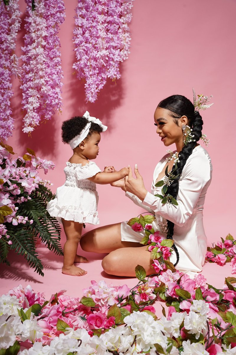 MikiaKeith's tweet photo. Happy Mother’s Day 🤍 https://t.co/lpeYpnS1Ut