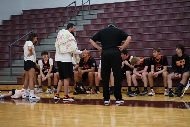 BreBaker22's tweet photo. spent my mother’s day in the gym with the people I love.. doing what I love… blessed https://t.co/FRHUYjmDQK