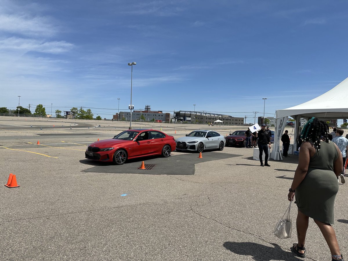 utollwi's tweet photo. Thanks ⁦@BMWUSA⁩ for a fun #UltimateDrive experience ⁦@GilletteStadium⁩ —The i4M50 is a perfectly assembled rocket. #ModelYowner https://t.co/yPOXyjwxrv