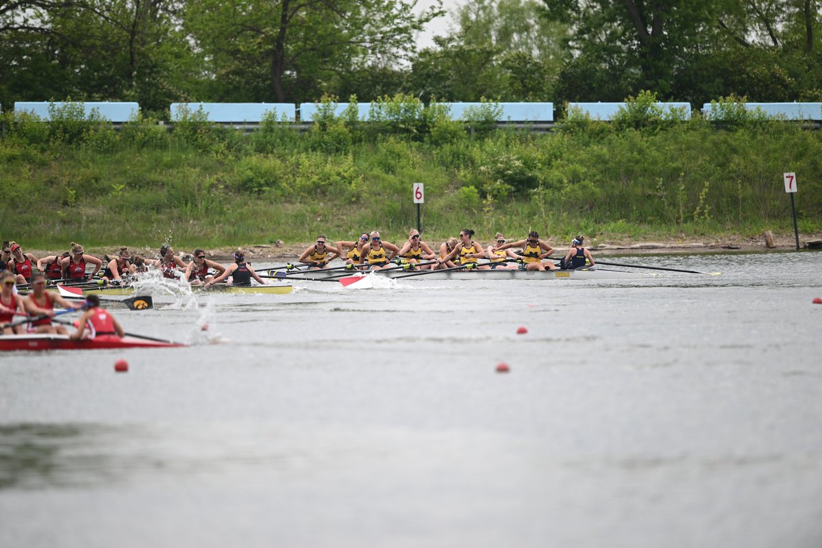 umichrowing's tweet photo. B1G Day. B1G Emotions. 

#RowBlue 〽️ https://t.co/5d3Op9kXZB