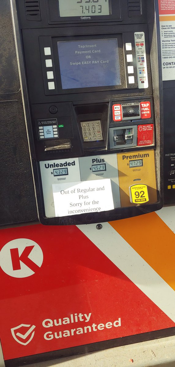 ZagChuck's tweet photo. @CircleKStores Then there's this just 10 minutes ago on road 68 in Pasco Washington. The great big sign shows the best price in town for gasoline sadly it's as high as 422 a gallon, but when you get to the pump there's no gas https://t.co/FM2WyX9JDR