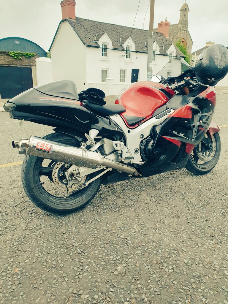 JamesDempsey1's tweet photo. Big red machine
#Suzuki #hayabusa #1300cc 
Flagship of #suzuki motorcycles being the fastest production motorbike for its time 🤩🤩 https://t.co/Og3ZCy9naW