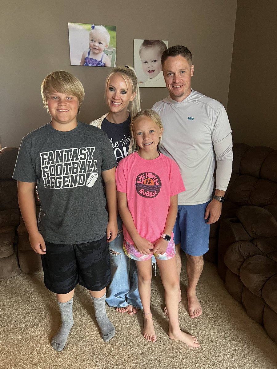 05jtrue's tweet photo. Not really sure how these babies of mine are both about to pass me up in size. But I’m sure glad I get to be their mom. #HappyMothersDay   Thanks for making me a momma, @jed_true. https://t.co/HoDHqwa6Zw