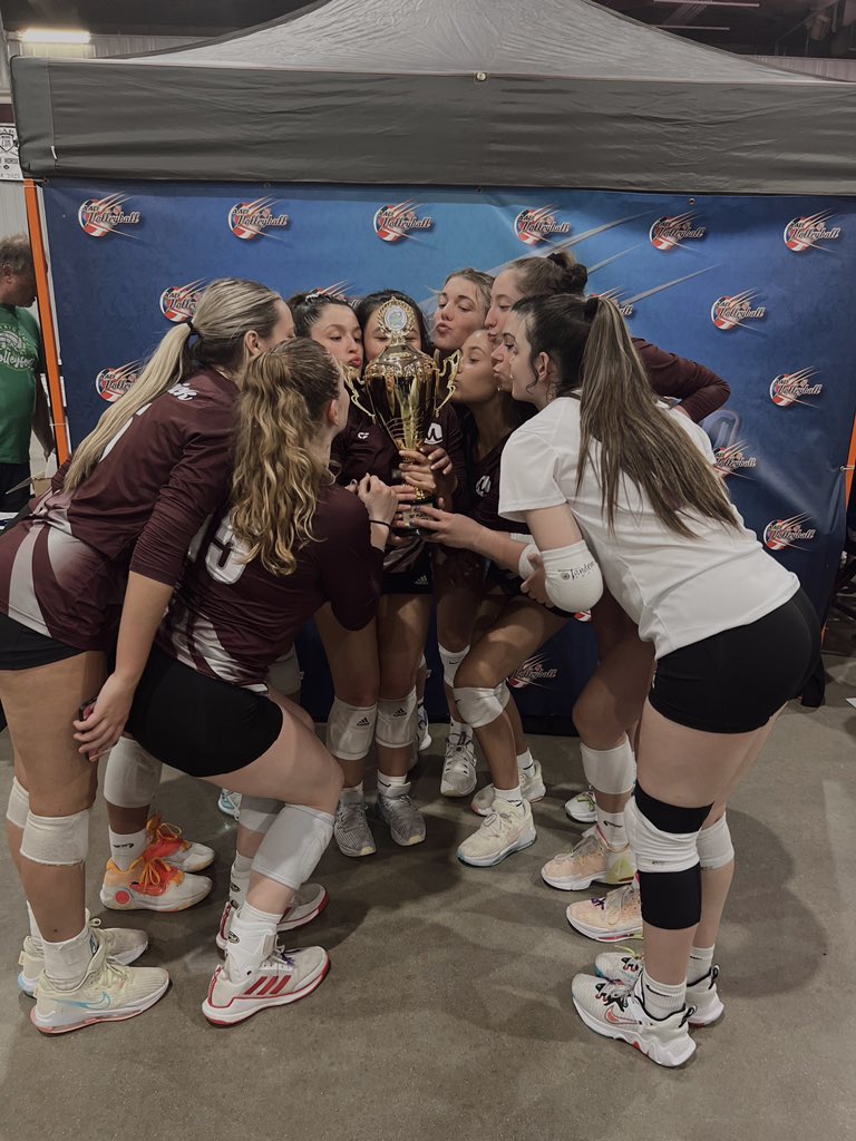 so proud of my team for going undefeated this weekend in indiana! cant wait for summerfest with you guys! <a href="/MaverickVolley1/">Maverick Volleyball</a> @Maverick17Fans <a href="/WJWomensVB/">WJ Womens Volleyball</a> <a href="/PrepDigOH/">Prep Dig Ohio</a> <a href="/AAUVolleyball/">AAU Volleyball</a>