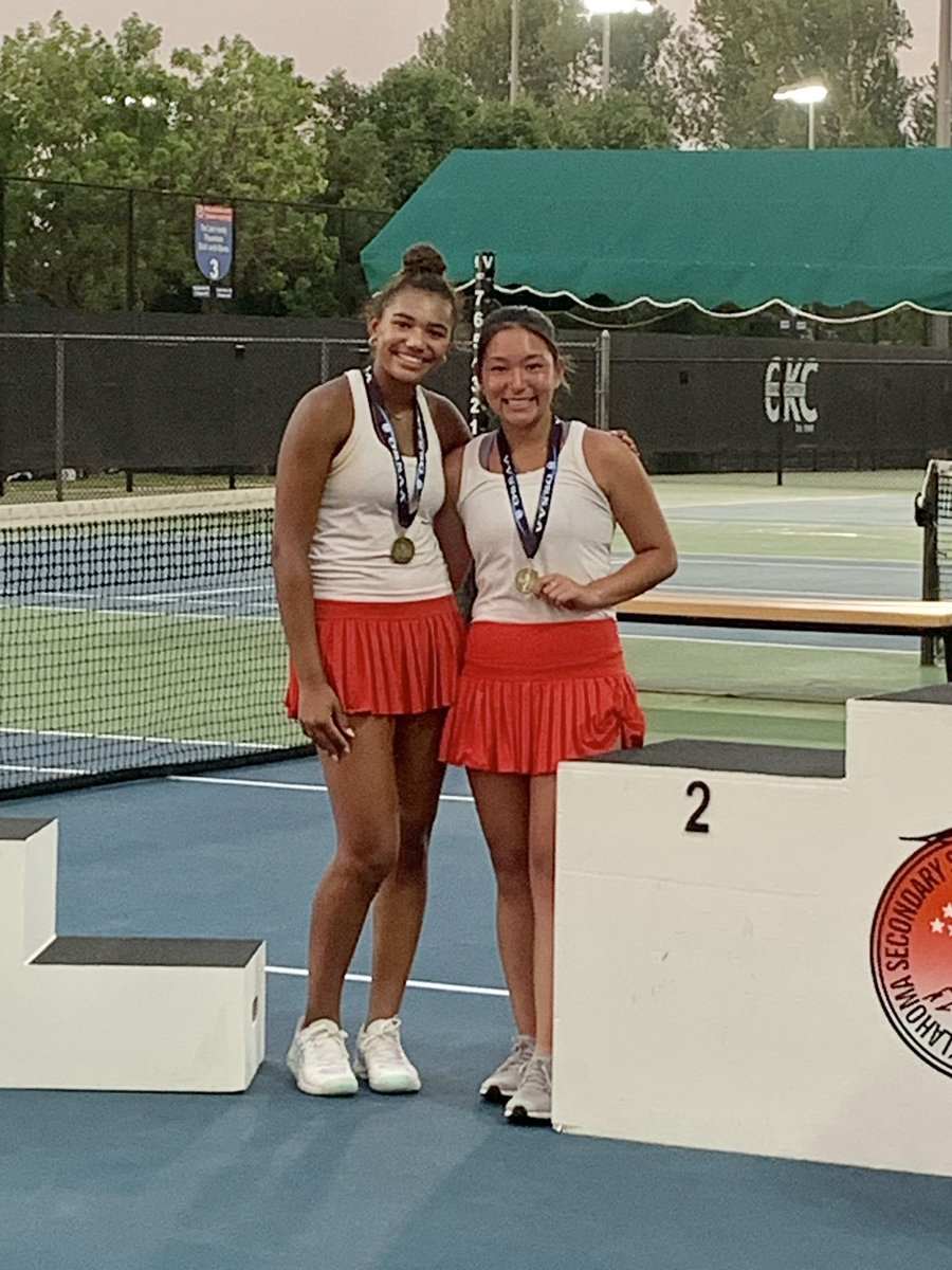 UHS Freshman Academy tweet media