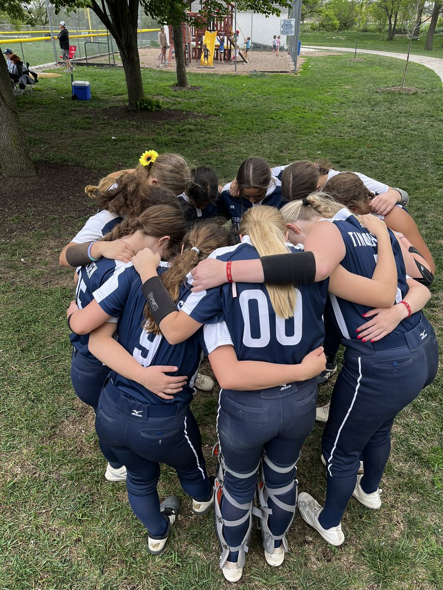 ThunderBrower09's tweet photo. Proud of this group for digging deep and battling back to the championship game after a tough start in pool play. 7th seed to tournament runner up. Congrats to the Keystone Cobra’s on a gritty win. @UFAThunder #thunder https://t.co/f66c7CtqPu