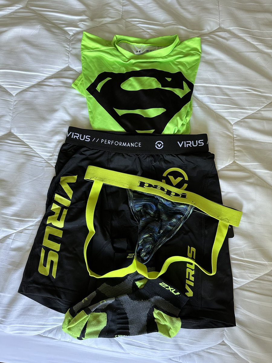 n2_briefs's tweet photo. Fluorescent green enough???
🤔 
#VirusIntl #UnderArmour #Papi #Jockstrap #2XU #Socks https://t.co/GG9u8pXtLv