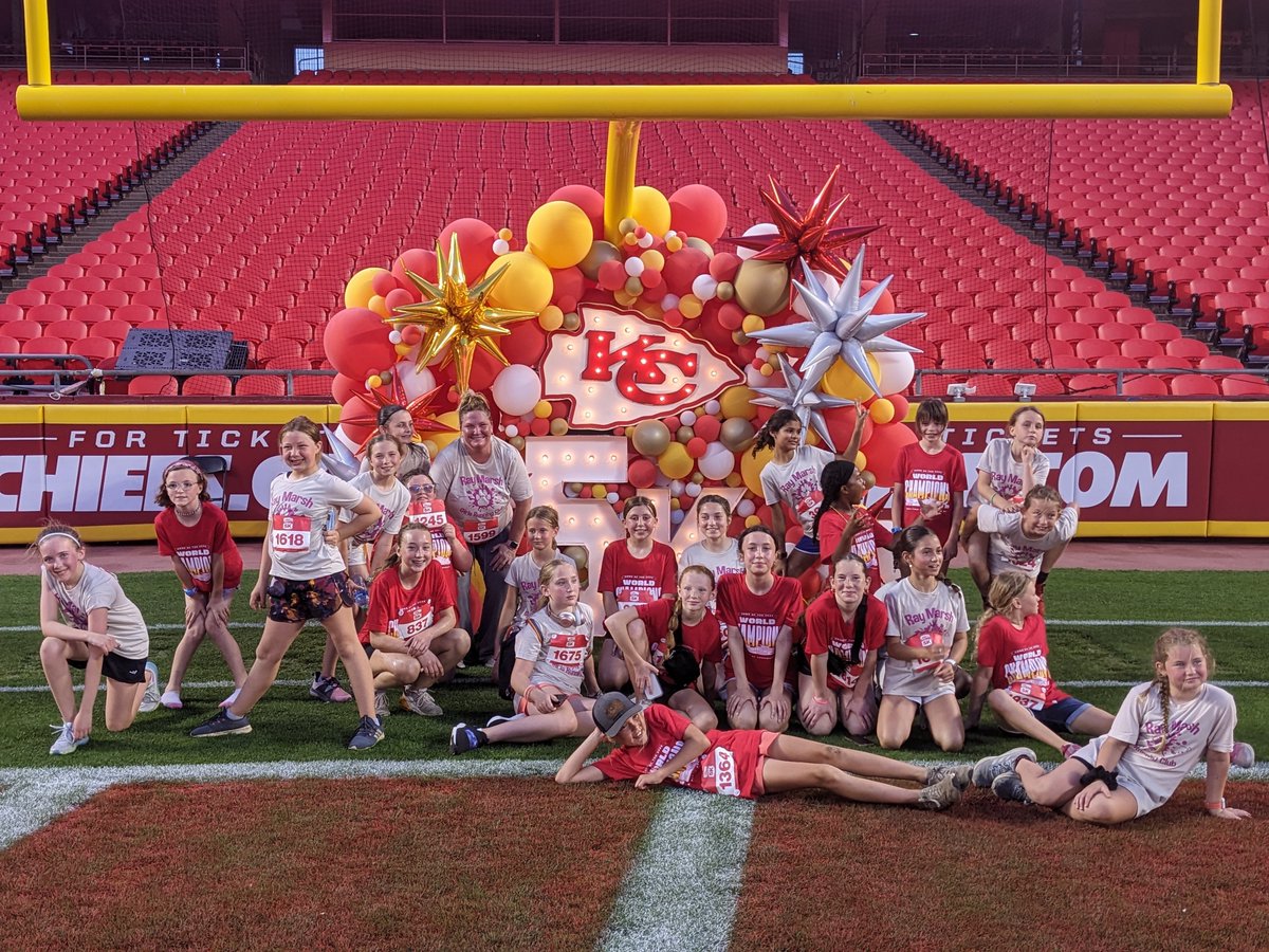 So proud of the Ray Marsh girls running club! We had a great season and 5K run <a href="/GEHAField/">GEHA Field at Arrowhead Stadium</a> on Friday! <a href="/KaseyWeishaar/">Kasey Weishaar</a> <a href="/theSMSD/">SM School District</a>