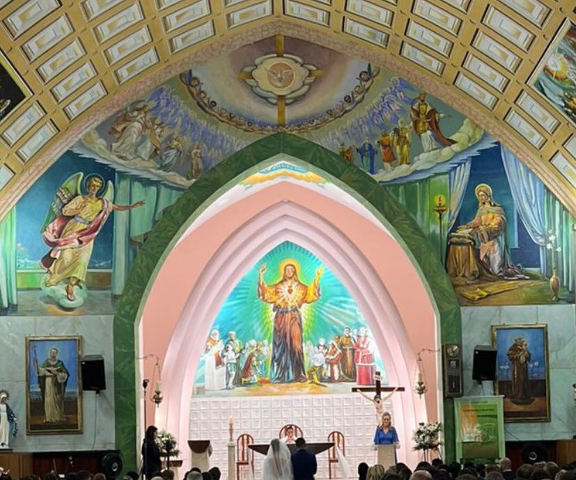 jainefadini's tweet photo. pintei o altar da igreja de Santo Antônio, Rio Bananal https://t.co/xTK9iu08PZ