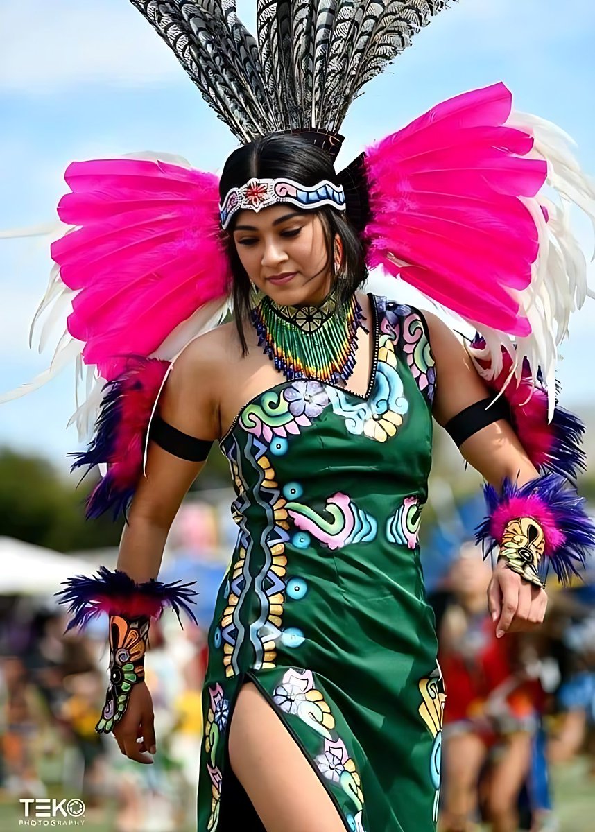Native girl.
#NativeAmericans  #NativeTwitter #NativeWomen #nativegirls