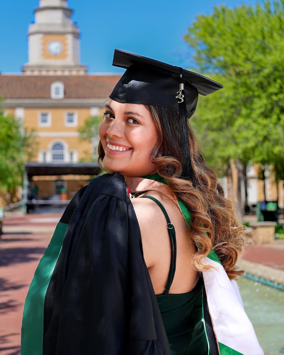#NewMastersGradAlert: Congrats to #TAVAlumni Angel Felan for graduating from University of North Texas! #GoTAV #GotThatDegree 🎓