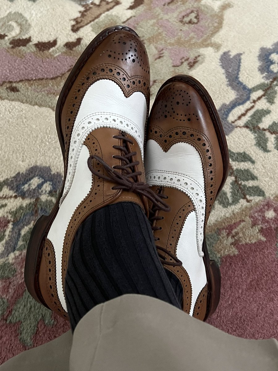 WingtipTom's tweet image. I went downtown for brunch with a few friends, and decided to dress up a bit.