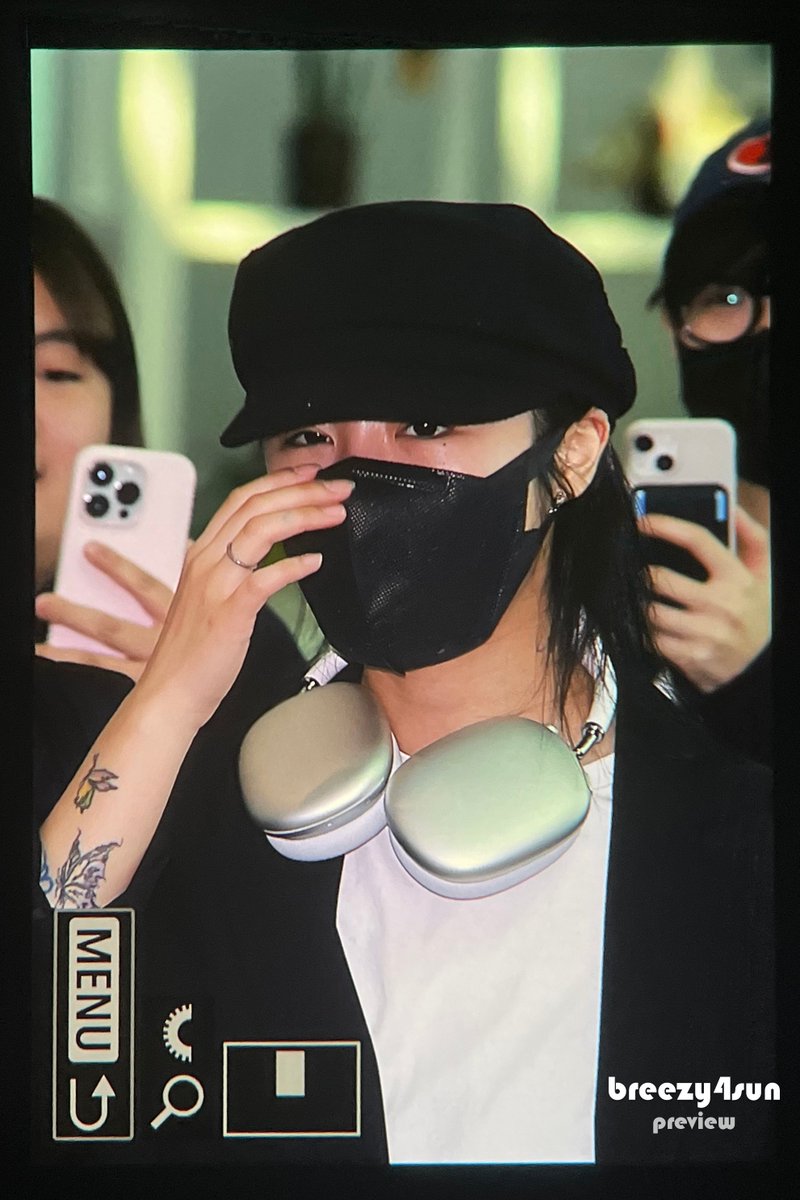 230515 
ICN 출국
All the best on the USA tour~ 🫶

#마마무 #MAMAMOO #솔라 #SOLAR #휘인 #WHEEIN