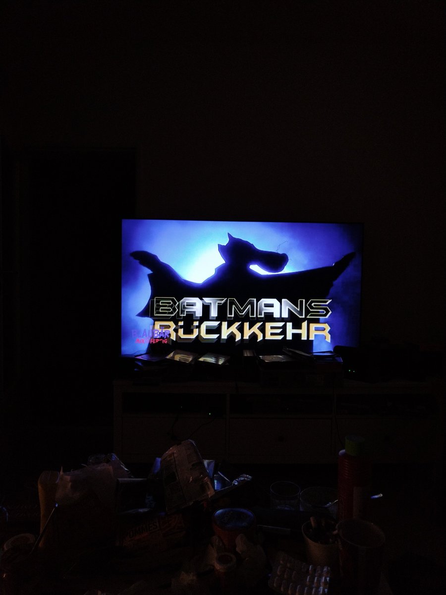 fuck_comedy's tweet photo. Sazlav #DC und warmer Brothers einfach komplett durchgedreht, release the blaubär cut #batman https://t.co/j9c1X928WI