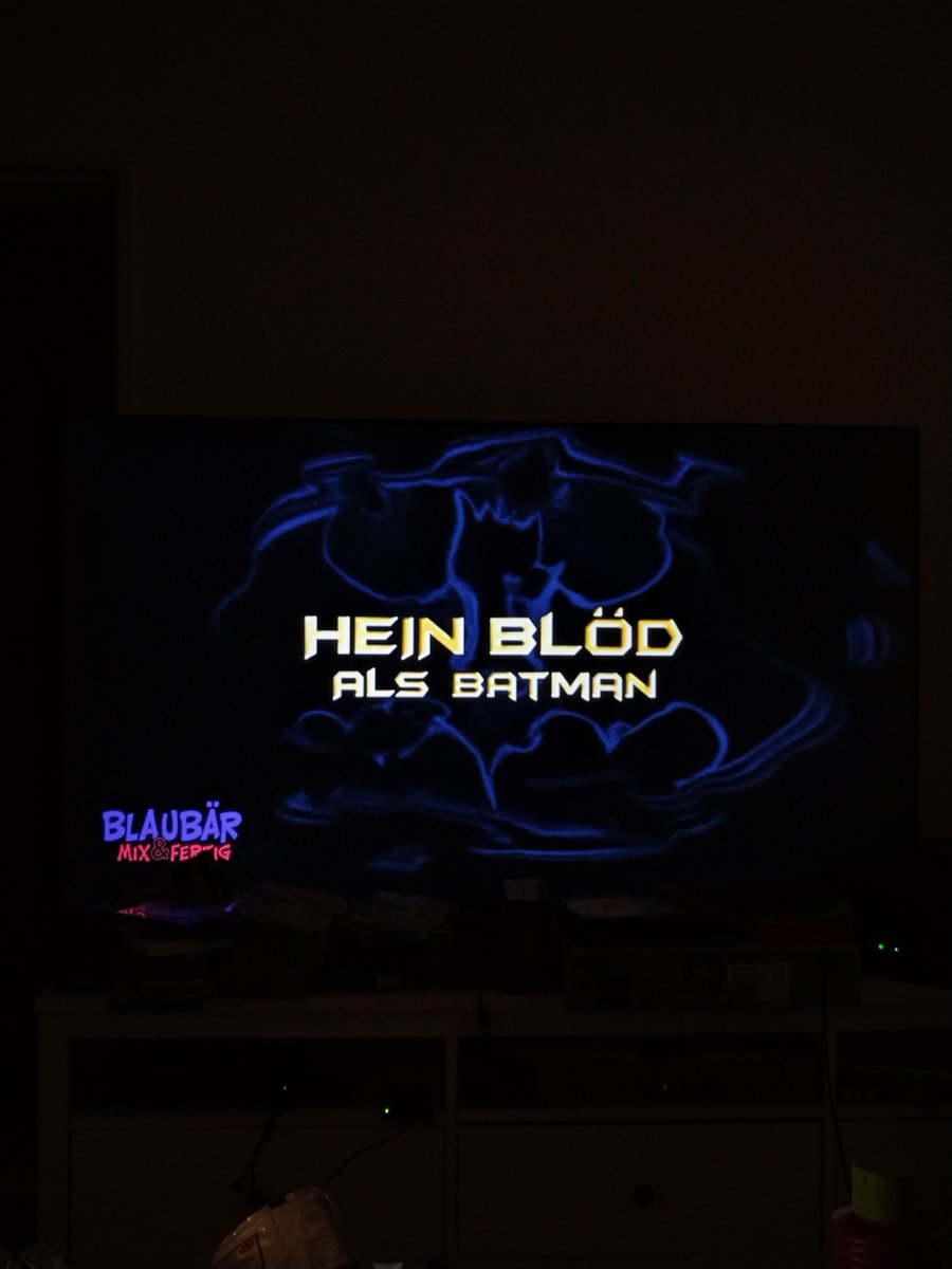 fuck_comedy's tweet photo. Sazlav #DC und warmer Brothers einfach komplett durchgedreht, release the blaubär cut #batman https://t.co/j9c1X928WI