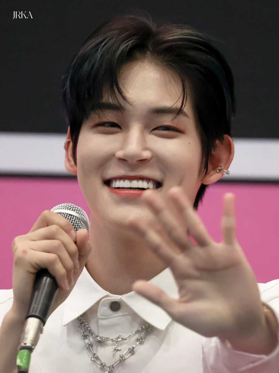 _jrka_'s tweet photo. 230513 KCON JAPAN ꒰∪´ɞ̴̶̷ ·̫ ɞ̴̶̷ ꒱⭐️

#NINEi #나인아이 #서원 #ソウォン #KCON2023JAPAN https://t.co/5Pc5LNnH4V