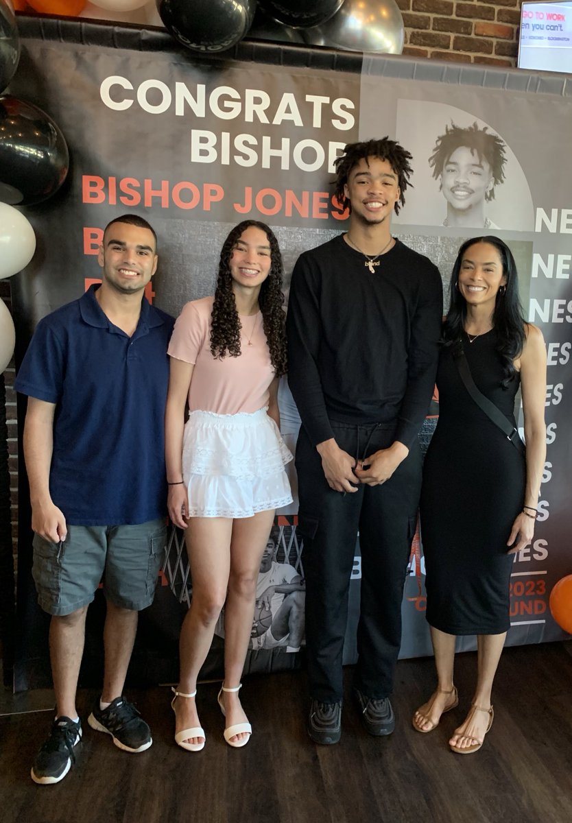 DawnNeufeld's tweet photo. Weekend photo dump! Graduation party. #DIFFADALLAS. Mother’s Day and Bryn’s 15th birthday. My heart is so full right now.
Wishing all the mamas a #happymothersday. I see you! https://t.co/W50PjUHJwx