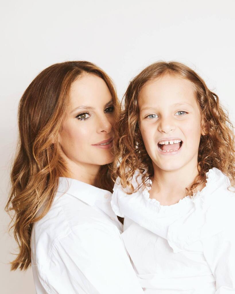 Darte vida mi dio vida. 
Me llenas de alegria, fuerza, transformación y de hasta el miedo que necesito para ser mejor. No me debes nada más que tu propia felicidad por que ya me diste la mía. 
Gracias Dios. Gracias Olivia. ❤️

Hoy celebramos nuestra capa… instagr.am/p/CsPnL-aJZ4w/