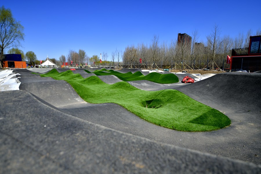China__Focus's tweet image. A world-class park featuring pump tracks opened to the public on Sunday in Shenyang, capital of northeast China&apos;s Liaoning Province.

#Pumptracks are playgrounds or sports facilities for bikers, skateboarders or scooter riders.