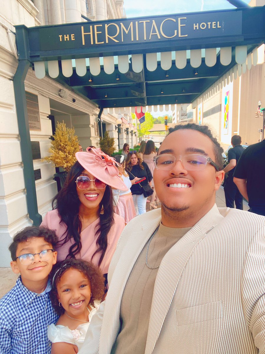 Thank you for allowing me to be your Mom. You all are my greatest accomplishment and the joy of my
heart. I love you to the moon and back again.💙💙💖