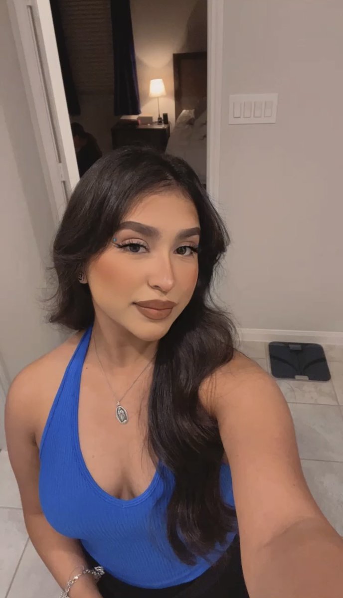 Bri (@bribrihdz) on Twitter photo 