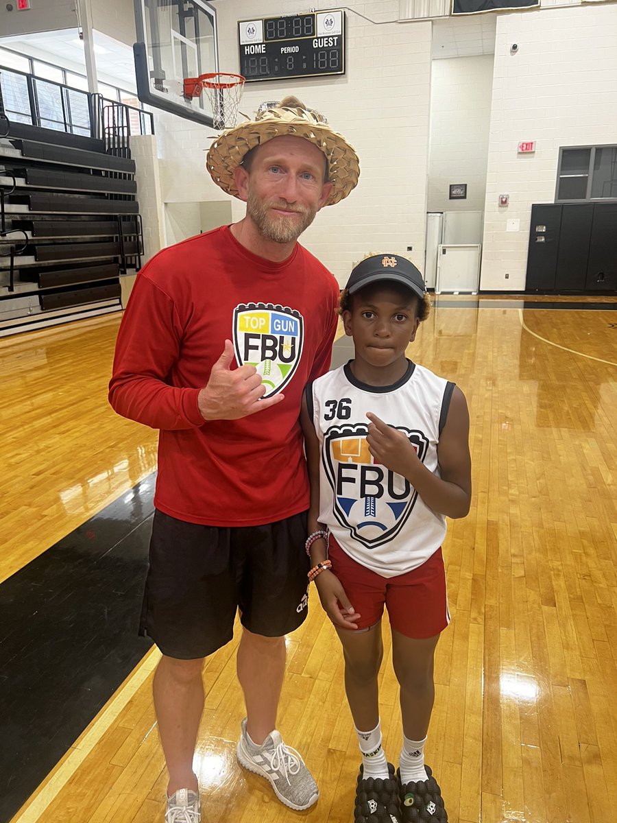 King Holland tweet media