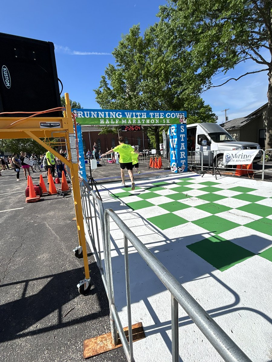 Did my first half marathon over the weekend. It.. sucked but I’m excited for the next one 🐮🐄

Time: 2:25:44.4
runsignup.com/Race/Results/2…