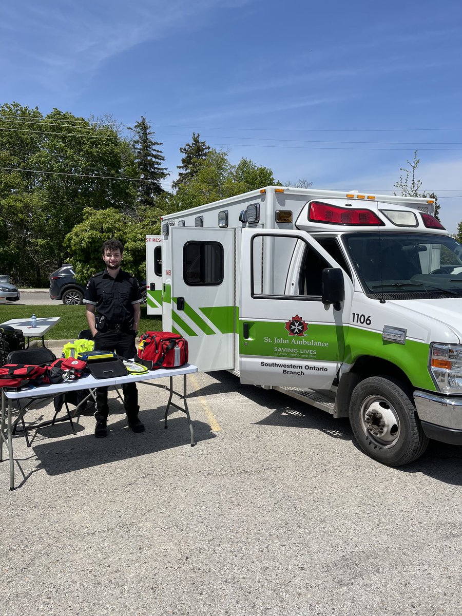 London-Middlesex Medical First Response Unit volunteer Nick H. stands duty at the London Emerg Mngmt event at the Byron Fire Hall on Sat, 13 May. Nick was accompanied by Unit Chief Ryan Vickery. Beautiful weather brought out lots of interested people. #ldnont #SavingLives #sja